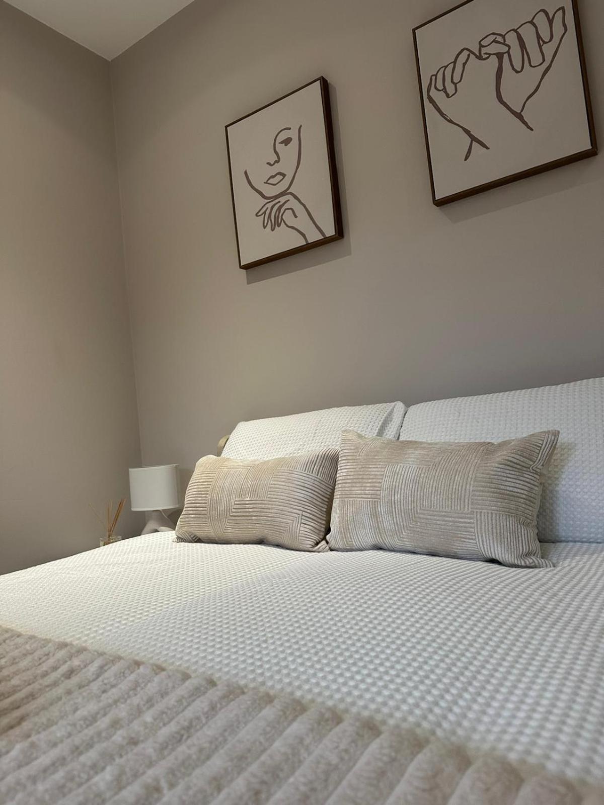 Richardson Deluxe Apartments - 3 Bed Londra Dış mekan fotoğraf