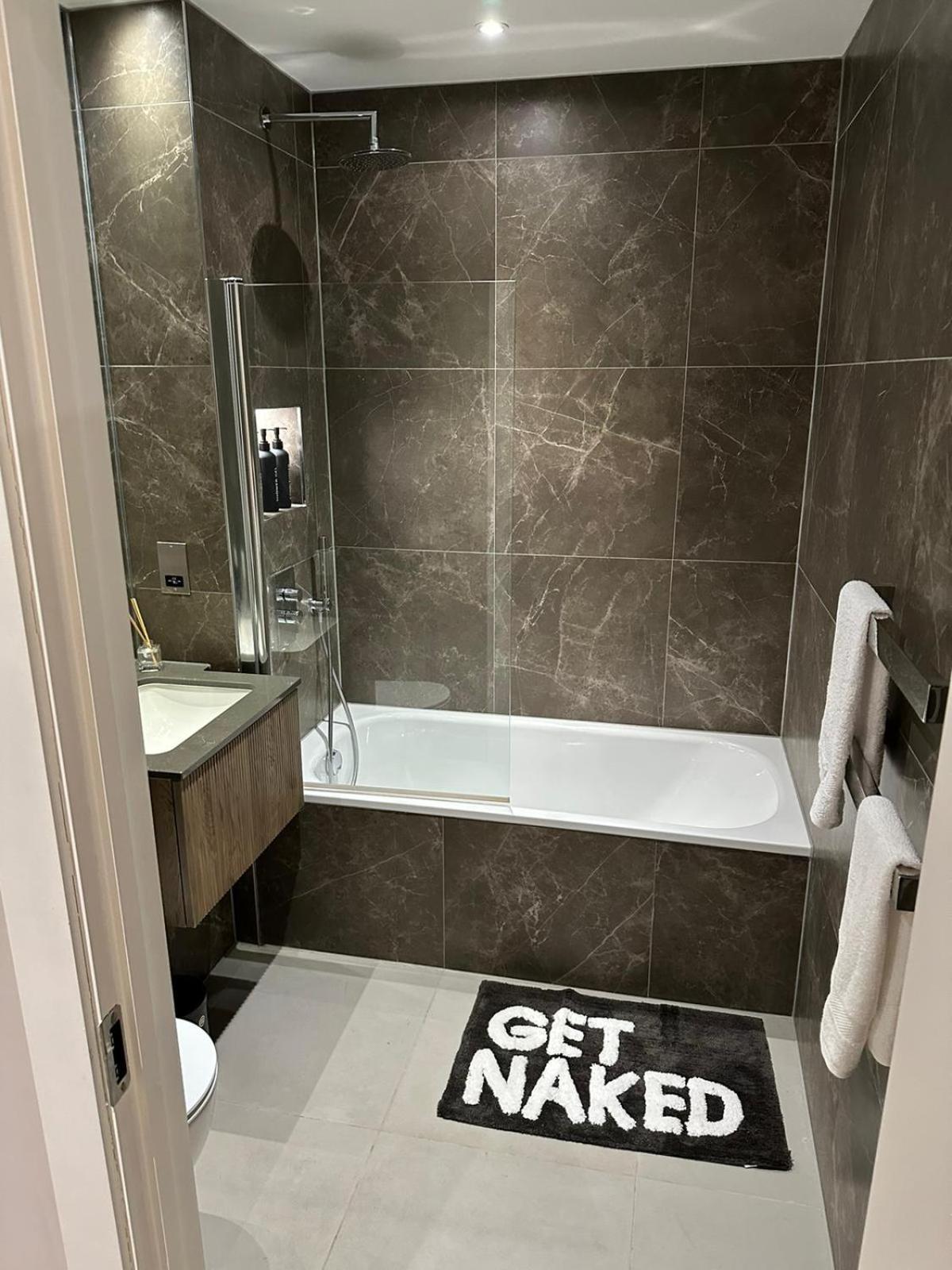 Richardson Deluxe Apartments - 3 Bed Londra Dış mekan fotoğraf