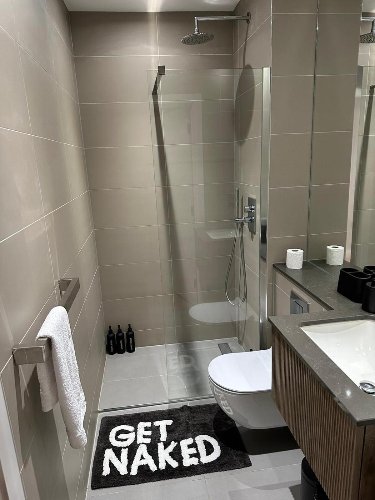 Richardson Deluxe Apartments - 3 Bed Londra Dış mekan fotoğraf