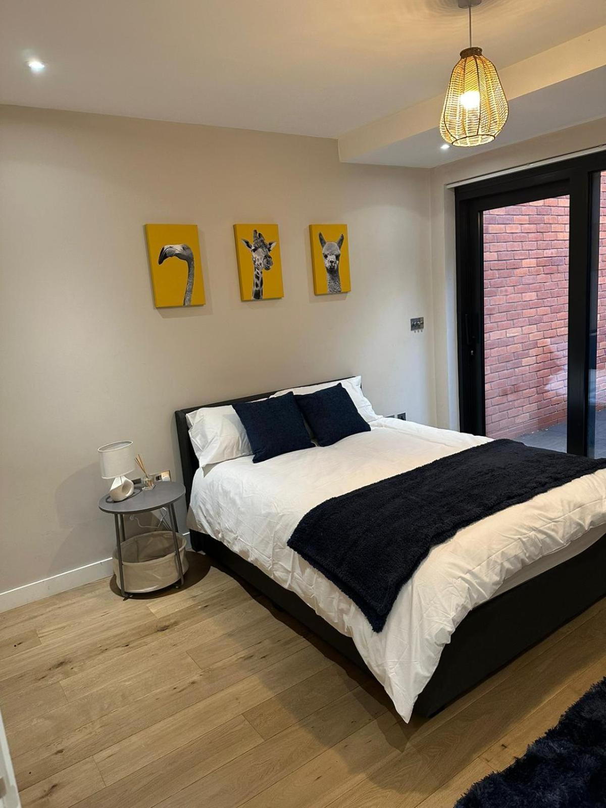 Richardson Deluxe Apartments - 3 Bed Londra Dış mekan fotoğraf