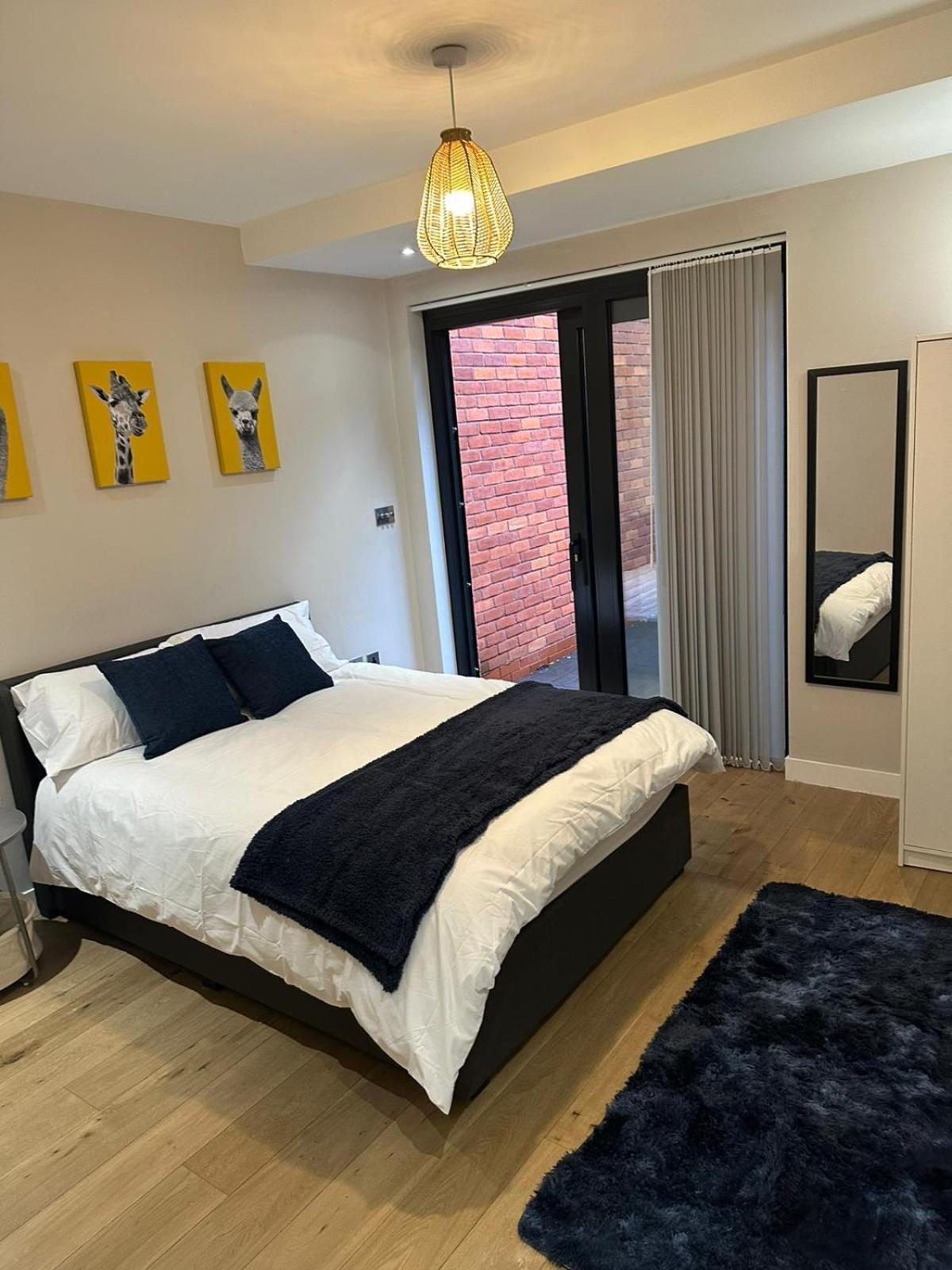 Richardson Deluxe Apartments - 3 Bed Londra Dış mekan fotoğraf