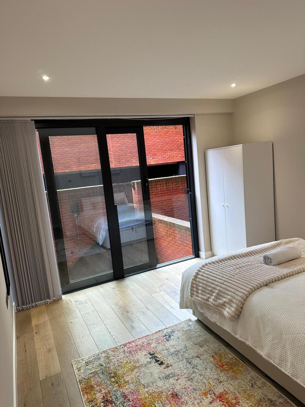 Richardson Deluxe Apartments - 3 Bed Londra Dış mekan fotoğraf